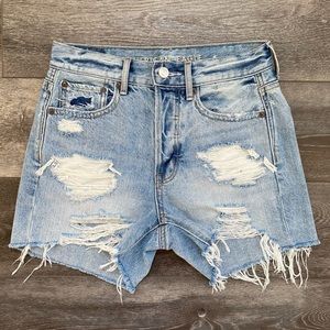 American Eagle 90s Boyfriend Destroyed Denim Shorts Size 00